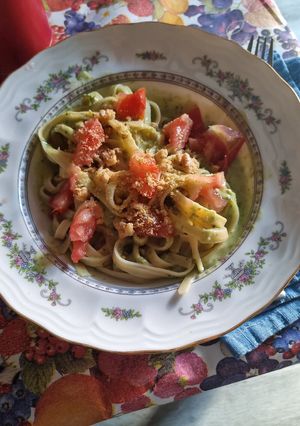 Una foto de Pasta con aguacate