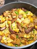 Seitán con verduras, patatas y salsa de soja vegano