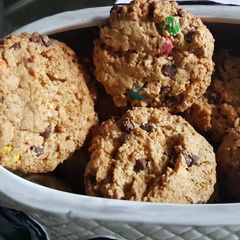A picture of Monster Cookies.