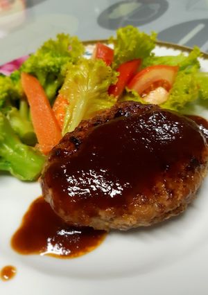 A picture of Hamburg Steak (ハンバーグ).