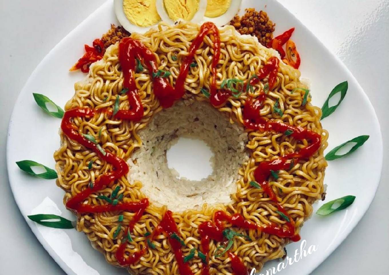 Langkah Mudah untuk Membuat 27. Cake Mie Goreng & Nasi Liwet Spesial
yang Lezat