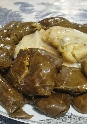 عکسی از دستور دلمه برگ مو و کلم سفید