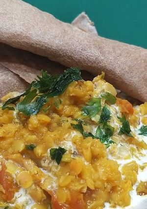 Una foto de Dhal de Lentejas Rojas con Chapati