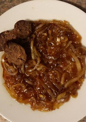 A picture of Caramelized onions.