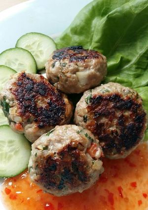 A picture of Vickys Asian-Style Pork Patties, GF DF EF SF NF.