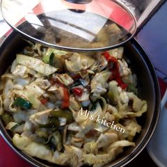 A picture of Cabbage sauce.