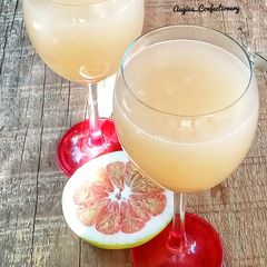 A picture of Grapefruit juice.