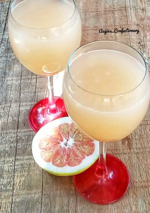 A picture of Grapefruit juice.