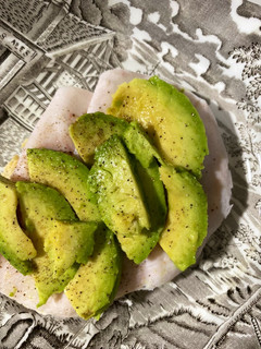 Foto principal de Tostada con aguacate y pavo