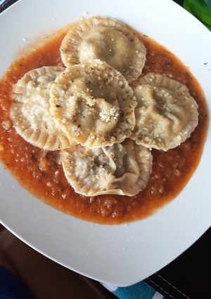 Una foto de Sorrentinos en salsa natural de tomates asados🍅