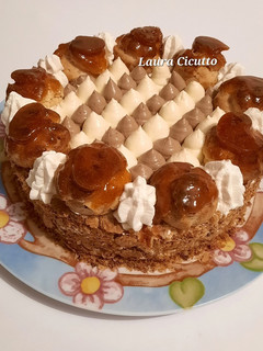 Foto di Torta Saint Honoré all'italiana