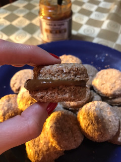 Una foto de Galletitas con harina integral, avena y coco