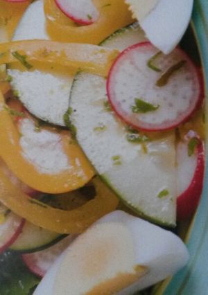 Una foto de Ensalada con rábanos