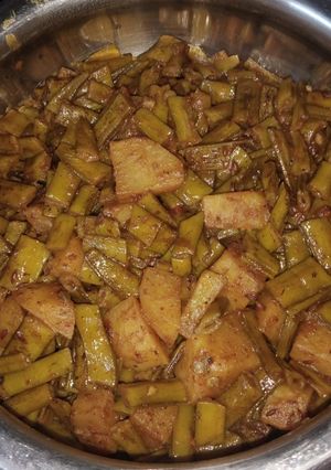 ग्वार की फली (Gwar ki fali recipe in Hindi) रेसिपी मुख्य फोटो