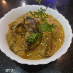 A picture of Hyderbadi bagara baingan curry.
