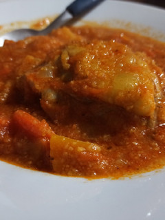 Una foto de Guiso de polenta y pollo