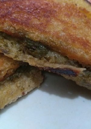 A picture of Green Chatni patties.
