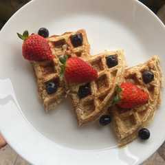 Una foto de Waffles de avena y manzana