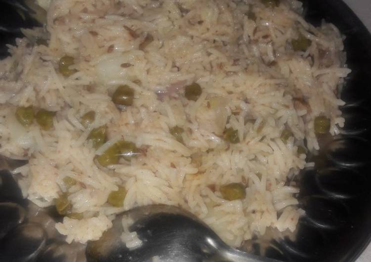Simple Way to Prepare Super Quick Homemade Green chana and potato pulao