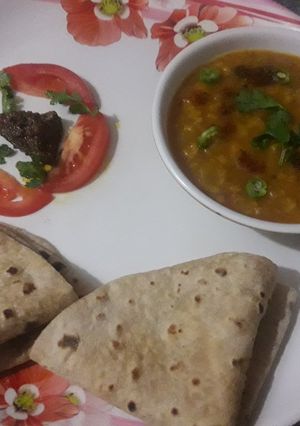 A picture of Chana ar lauki ki sabji with Roti simple and tasty.