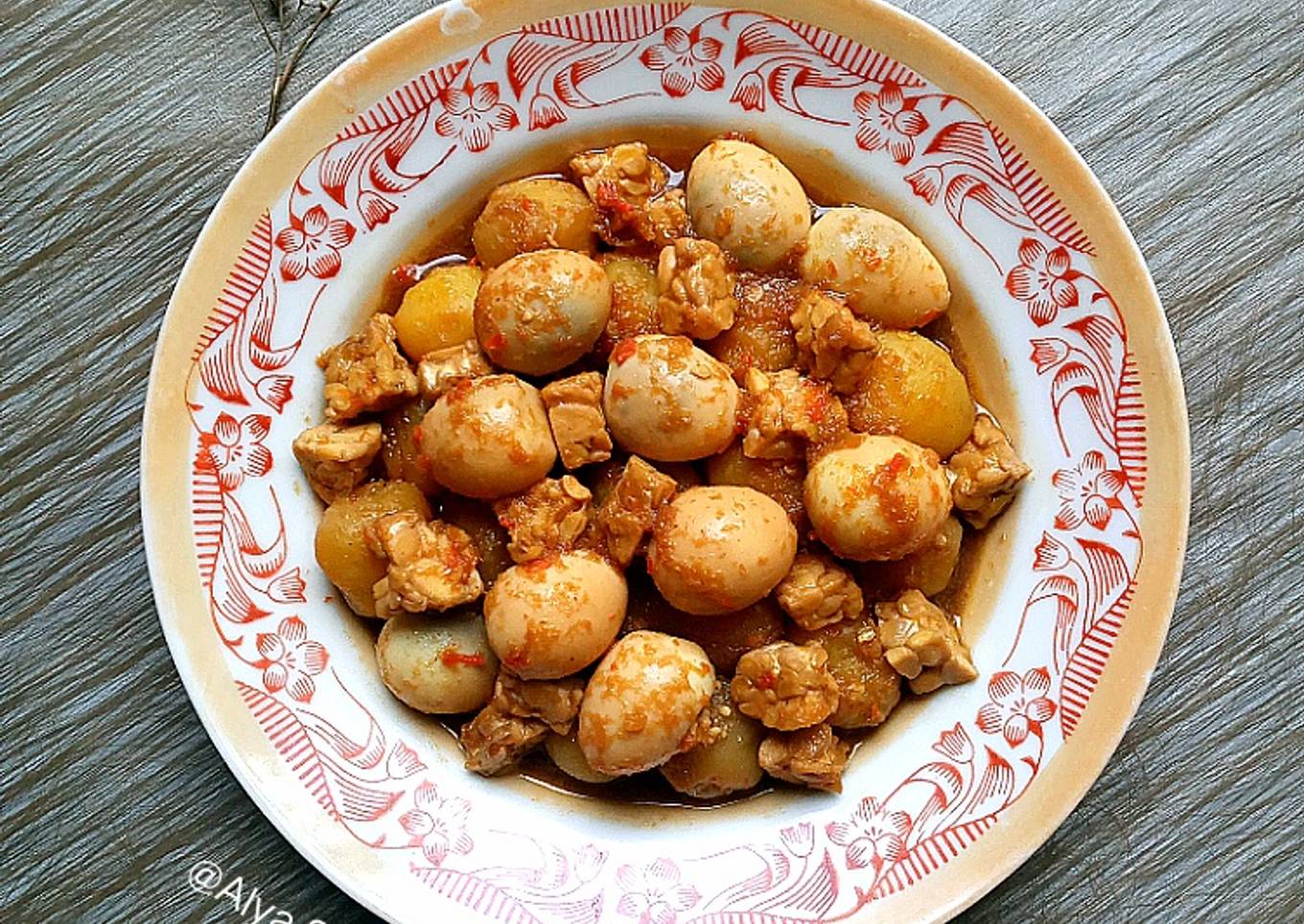 Baby Potato, Telur Puyuh, dan Tempe Bumbu Kecap Pedas