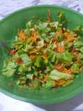 Ensalada con zanahoria rallada para acompañar un asadito en parrigas