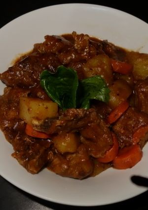 A picture of Beer beef stew.