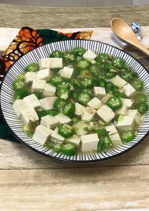 椒麻鹽滷豆腐燴秋葵 的食譜成品照片