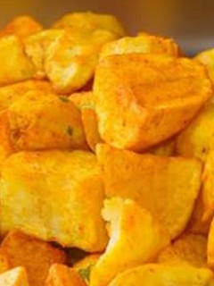 A picture of Deep fried potatoes.