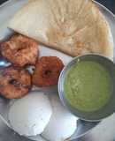 Instant medu vada, idli and dosa with chutney