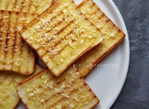Gambar Roti Bakar Keju Mozarella