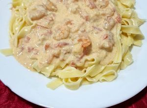 Una foto de Fideos con salsa de camarones