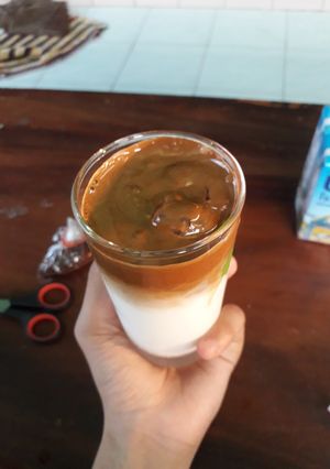 รูปของ กาแฟครีมนมสด😚😚