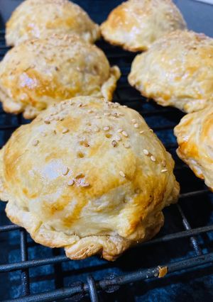A picture of Burger Pies.