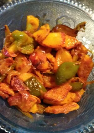 A picture of Potato with capsicum.