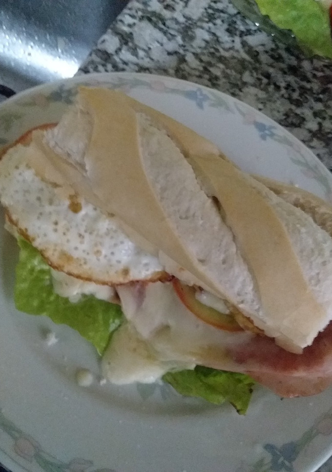 Una foto de Sándwich súper completo