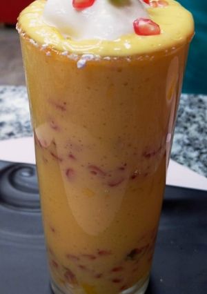 A picture of Mango mastani.