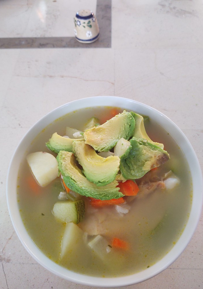 Una foto de Caldo de pollo
