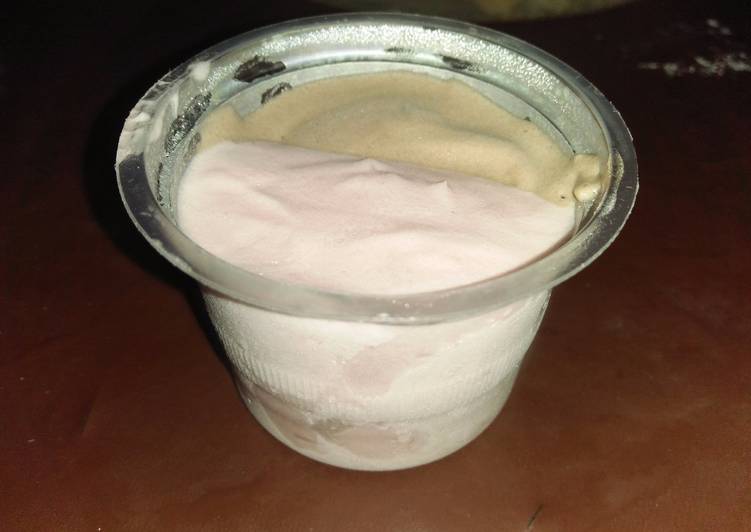 Resep Ice Cream Cokelat  Strawberi yang Bisa Manjain Lidah