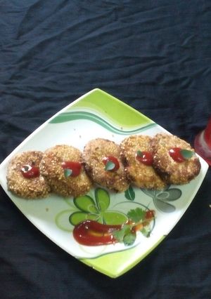 A picture of Dahi or kachche kele ke kababs.