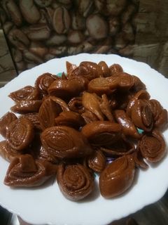 मीठी पत्ता मठरी(meethi patta mathri recipe in hindi) रेसिपी मुख्य फोटो