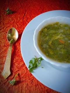 ধনেপাতা লেবুর স্যুপ (dhane pata lebu soup recipe in Bengali) রেসিপির প্রধান ছবি