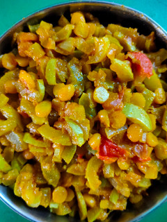 புடலங்காய் கடலைப்பருப்பு காரக்கறி (Pudalankaai kadalaiparuppu kaarakari recipe in tamil) செய்முறை முக்கிய புகைப்படம்