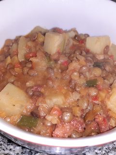 Una foto de Guiso de lentejas con batatas