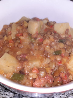 Una foto de Guiso de lentejas con batatas
