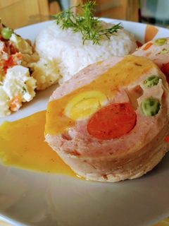 Una foto de Galantina de Pollo y Cerdo