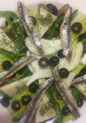 Una foto de Ensalada mediterránea