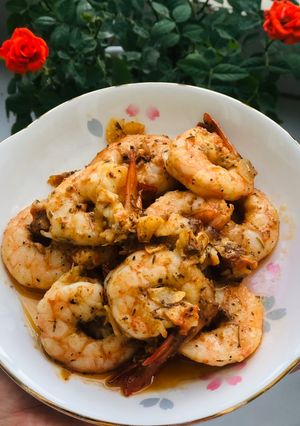 Hình của món Tôm sốt tỏi.