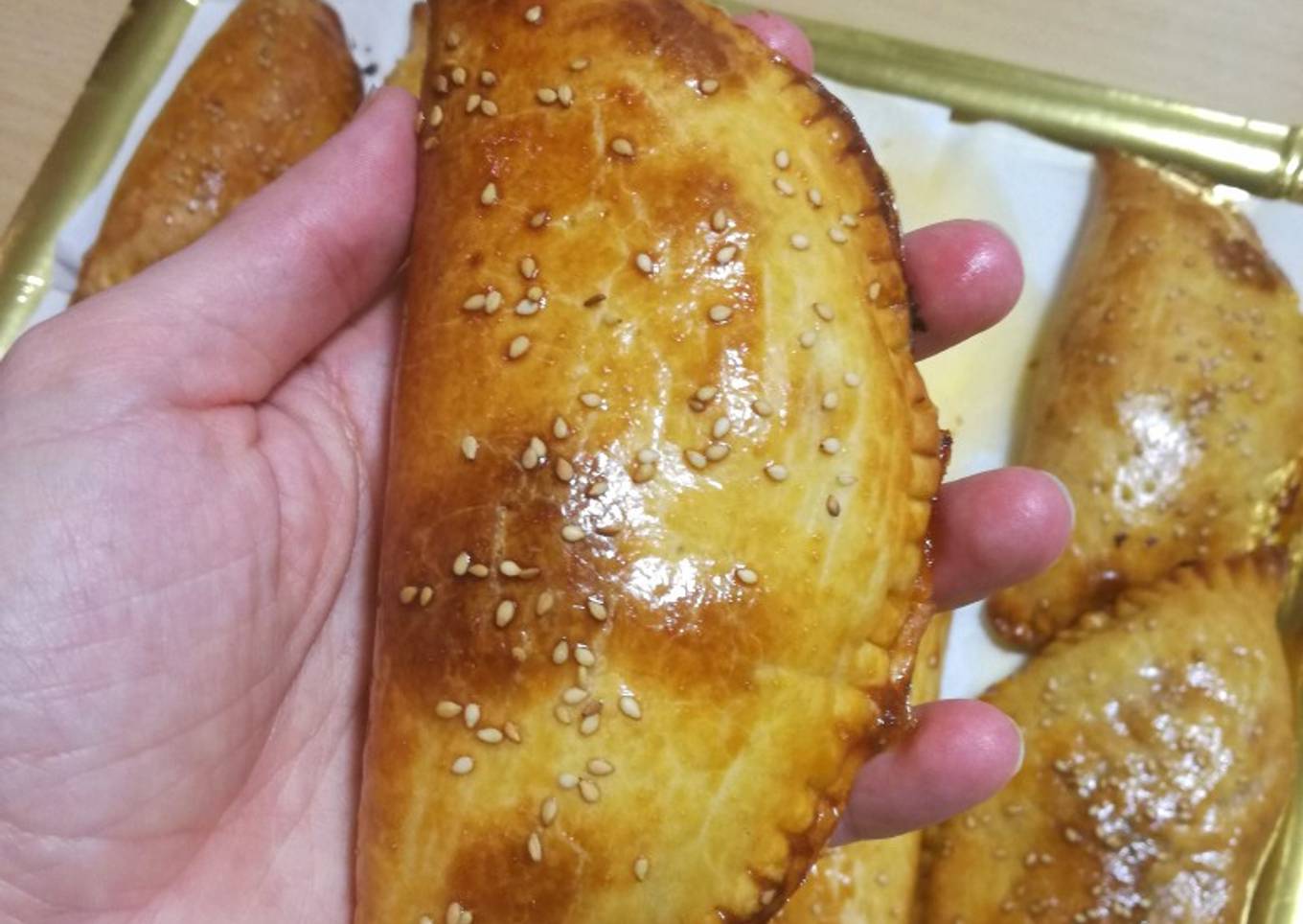 Empanadillas gigantes de carne picada