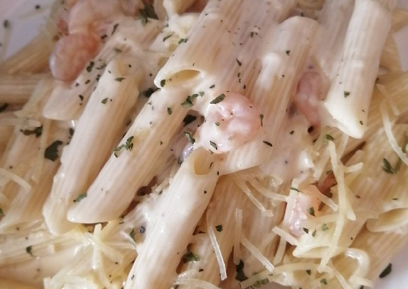 Pasta con camarones a los 4 quesos